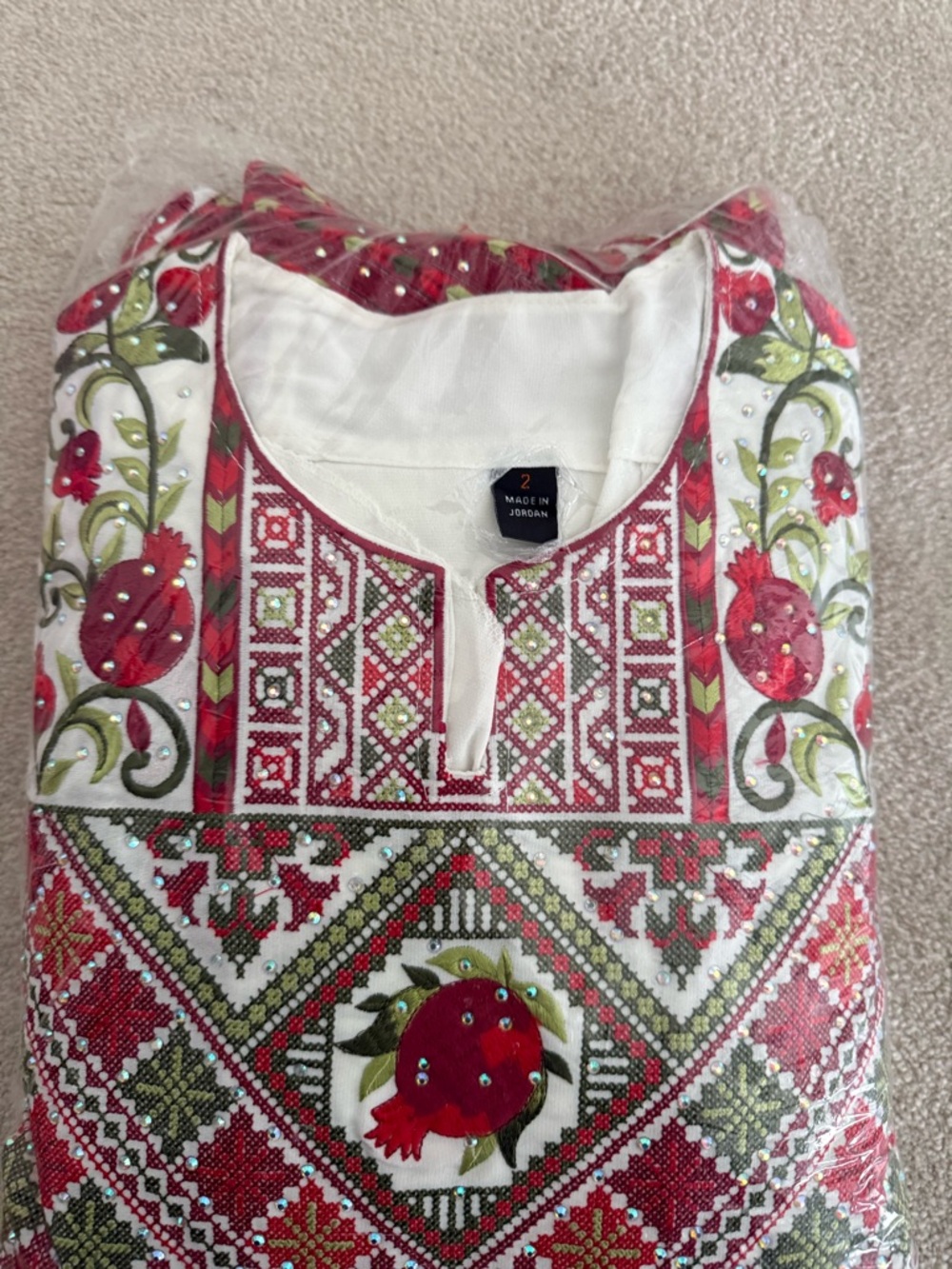 Pomegranate thob